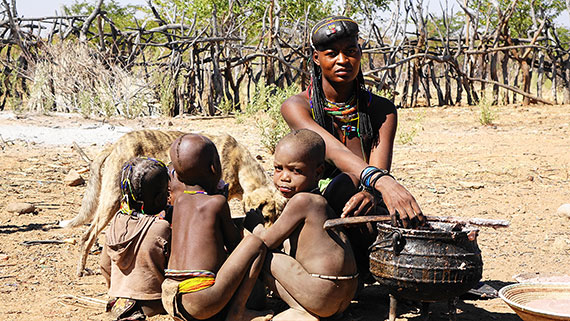 Namibia: i villaggi Herero e le tribù angolane del Kunene